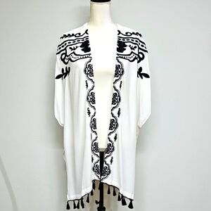 Chico's Kimono Caftan, White & Black, Size MEDIUM, *READ, FLAWED*